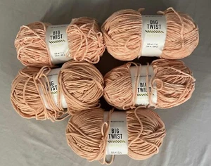 Big Twist BABY BEAR Yarn SHRIMP Color 7oz/240yds Bulky #5 ~ Lot of 5 - Picture 1 of 4