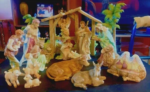 Seraphim Classic Angels 16 Piece Nativity Set - Picture 1 of 7