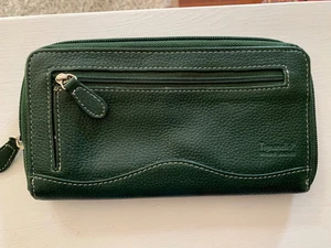 NUEVO SIN ETIQUETAS Tignanello Cartera de Cuero Guijarro Verde Billetera Organizador Llavero Ranura de Identificación - Imagen 1 de 8