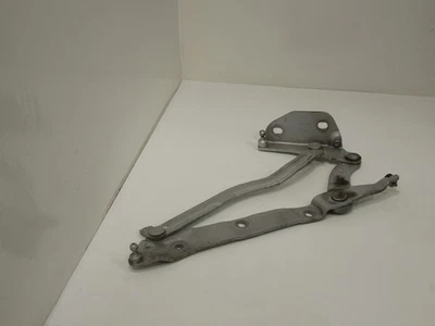 Audi A8 D3 NS Left Boot Hinge Silver 4E0827299C - Image 1 of 4