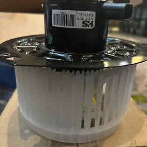 Genuine GM New In Box Blower Motor 89019318 - Picture 1 of 6