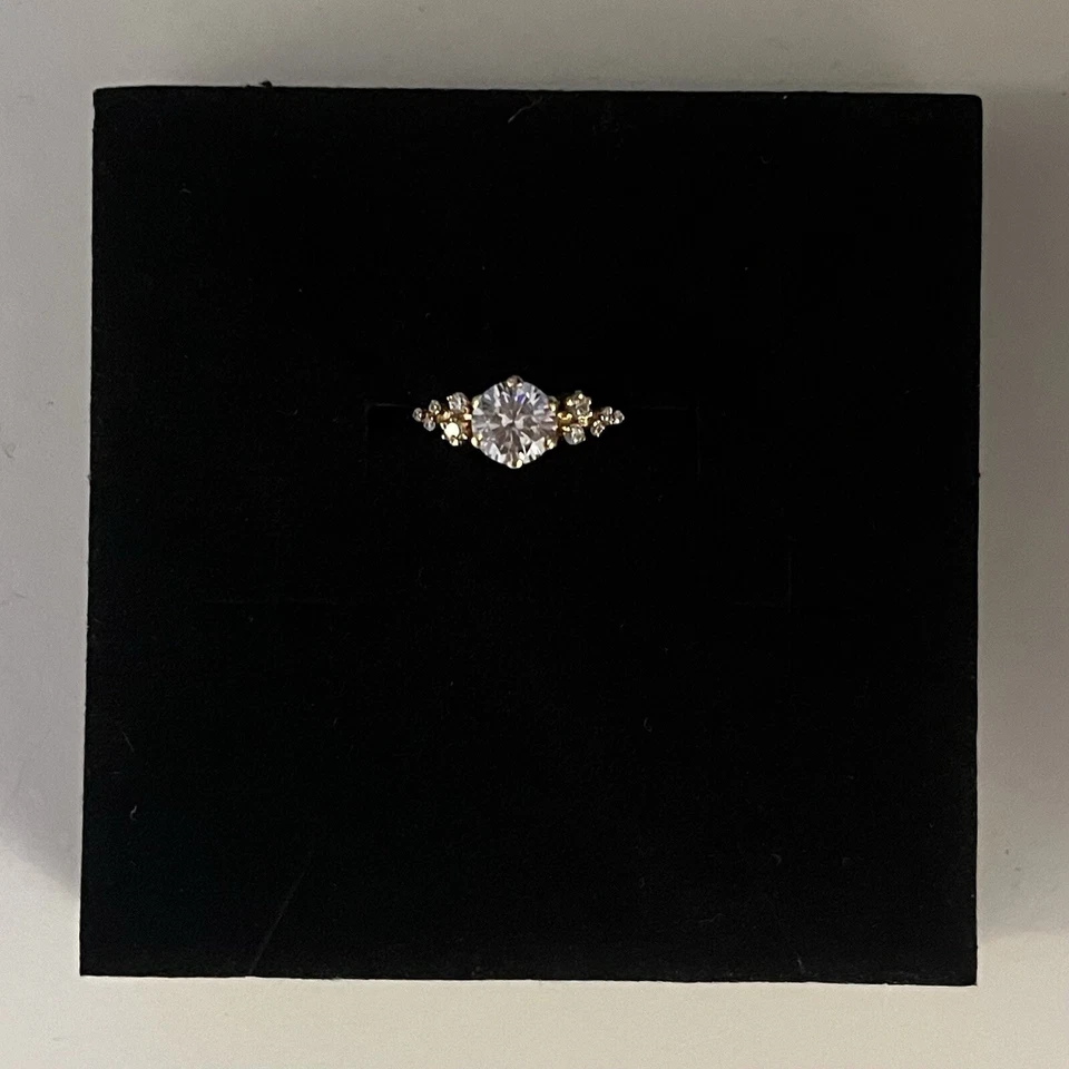 Anillo de oro 18k para mujer  Foto 1 de 4