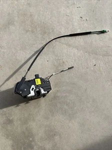 2010 - 2014 FORD MUSTANG GT FRONT RIGHT PASSENGER SIDE DOOR LOCK LATCH OEM - Picture 1 of 4