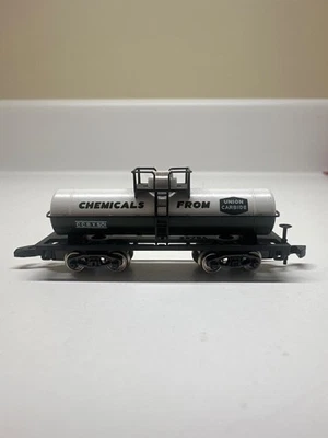 Z Scale Marklin Mini-Club Union Carbide 34' Tank Car - Image 1 of 4