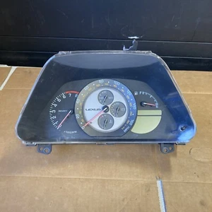 2001-2005 LEXUS IS300 A/T SPEEDOMETER GAUGE CLUSTER MPH OEM USED GENUINE Broken - Bild 1 von 12
