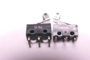 10 Stück Microschalter Nr11 CHERRY DG2C-B2RA 1 Wechsler 005A 30 VAC mit Rolle - Bild 1 von 1