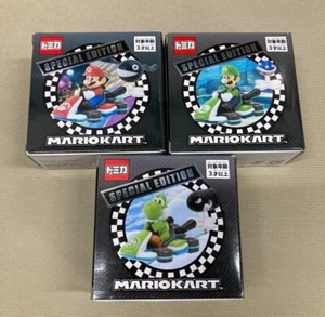 MARIO KART TOMICA Mario Luigi Yoshi SUPER NINTENDO WORLD UNIVERSAL STUDIOS - Picture 1 of 3