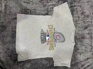 Chicago Cubs Shirt Herren grau Größe Large 2016 World Series Champions Distress " - Bild 1 von 5