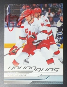 Scott Morrow firmato 2024-25 Upper Deck Young Guns Carolina Hurricanes certificato di autenticità - Foto 1 di 4