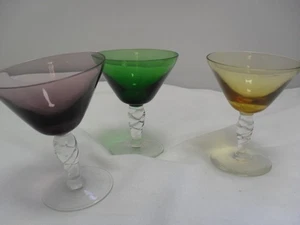 Vintage coloured wine glasses - some damage - Picture 1 of 9