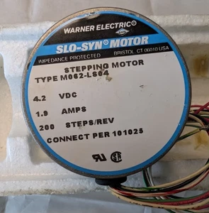 WARNER SLO-SYN STEPPING MOTOR M062-LS04 4.2 VDC / 1.9 AMPS / 200 STEPS/REV - Picture 1 of 2