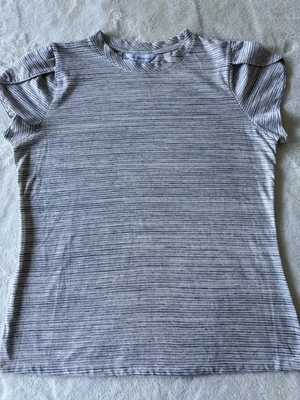 Camiseta para mujer Liz Claiborne talla mediana azul a rayas manga corta cuello redondo Foto 1 de 4