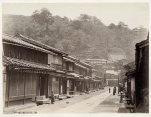 c.1890 PHOTO - JAPAN STREET NAGASAKI - Picture 1 of 1