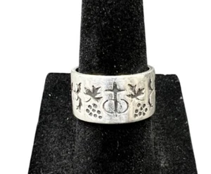 Sterling Silver Georgetown Wide Band Leaves Grapes Cross Design Ring Size 5 1/4 - Picture 1 of 8