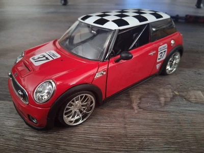 Jada 1.24scale Diecast 07 Mini Cooper S Red With Checkered Roof. loose - Image 1 of 4