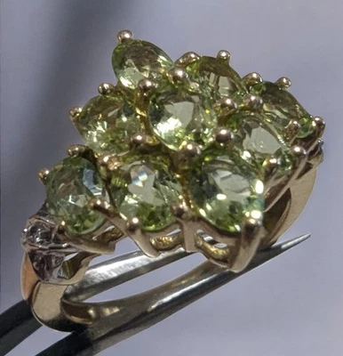 10kt Gold Peridot Ring, Size 5, 1.53 CTW, 2.9 Grams, 9 Gems, Vintage Estate - Image 1 of 4