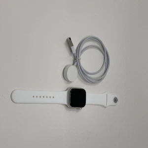 Apple Watch Series 8 41mm Starlight Aluminum White Sport Band GPS LTE Poor Used - Picture 1 of 5