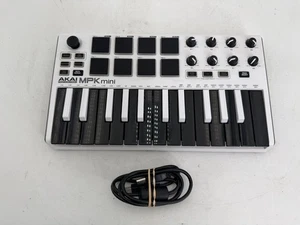 Controlador de teclado Akai Professional MPK Mini MK3 8 Pad USB MIDI negro blanco - Imagen 1 de 8