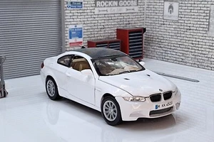 BMW M3 cupé - modelo de coche blanco escala 1:24 - Imagen 1 de 9