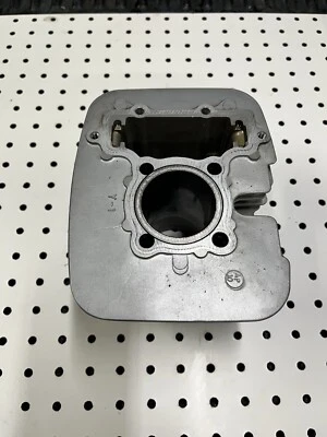 2015 Yamaha V Star XV250 250 cabeça de cilindro traseira 3GB00 ótimo estado - Imagem 1 de 4