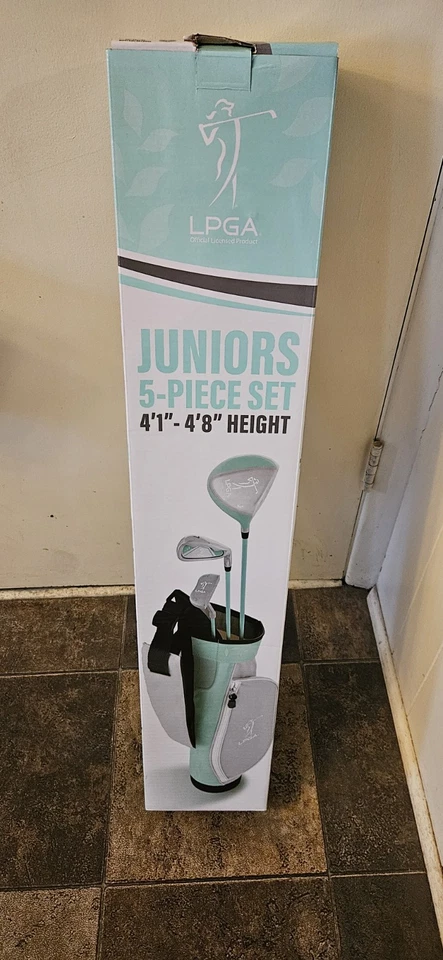 5 Piece Junior Beginner Female Golf Club Set Ages 5-8 Right Hand Dexterity - Image 1 of 4