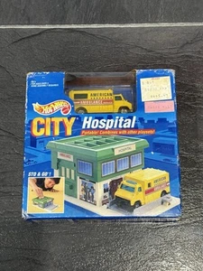 Vintage 1990 Hot Wheels City Hospital American Ambulance Spielzeug Spielsets D6 - Bild 1 von 5