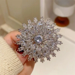 18K White Gold Filled Made With SWAROVSKI Zirconia White 3D Ice Flower Brooch - Picture 1 of 6