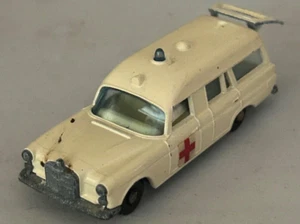 Matchbox/ Lesney- #3 Mercedes Benz Binz Ambulance-1967-w/stretcher-nr/mint - Picture 1 of 5