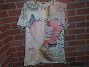 HEART DESIGN WITH WORDS WOMANS POLYESTER TSHIRT SIZE SMALL - Picture 1 of 3