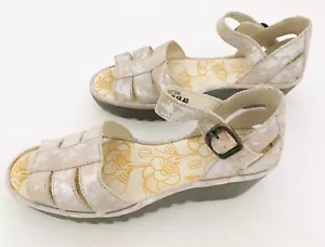 Fly London sandalo donna pelle rese zeppa metallizzata misura 8,5 beige - Foto 1 di 9