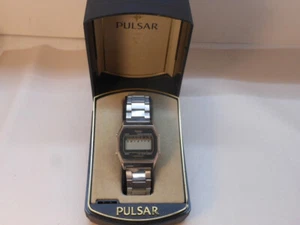 VINTAGE 1980'S PULSAR 756-5010T DIGITAL CHRONOGRAPH WRISTWATCH IN PULSAR BOX - Picture 1 of 11