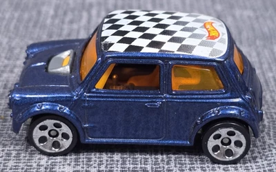 Hot Wheels Mini Cooper 2.25" Diecast Escala Modelo Corredor Azul Corredor 1:64 Foto 1 de 4