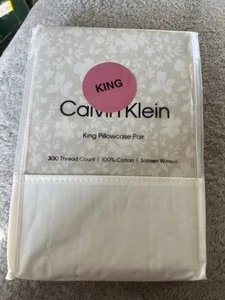 NIP Calvin Klein King Expressive Floral Pillowcases 2 Pc 100% Cotton 300 Ct - Picture 1 of 2
