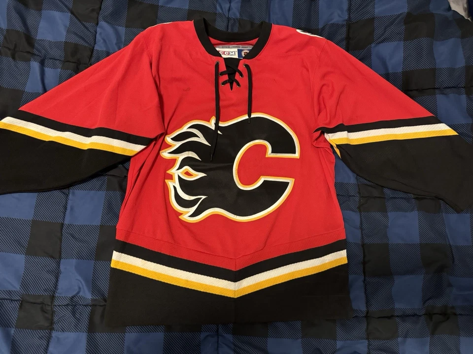 Calgary Flames Vintage CCM Home Red Hockey Jersey Size Small - Image 1 of 1