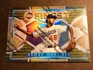 1995 Topps Finest Refractor w/peel Ramon Martinez Dodgers #200