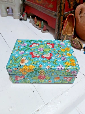 INDIAN HAND PAINTED FLORAL WOODEN BOX/TRINKET/JEWELLERY BOX - Image 1 of 4