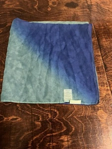 Lovevery Green Blue Bright & Light Play Scarf 24" x 24" Montessori 0-12 Months - Picture 1 of 4