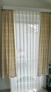 Übergardinen 2 Schals je 1,80 hoch, 1,05 breit, beige mit dez. Streifen, blickd. - Bild 1 von 3