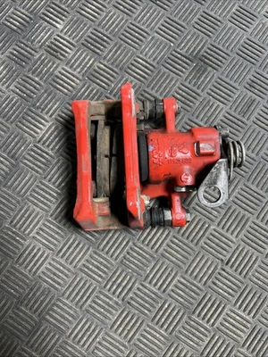 Conjunto de pinça de freio traseira esquerda 2012-2017 FIAT 500 com pastilhas 17926602 - Imagem 1 de 4