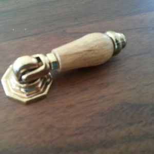 Massivholz MÖBELKNOPF KNOPF NEU eiche - GOLD Farbe NEW Pull handle 53mm lang - Bild 1 von 3