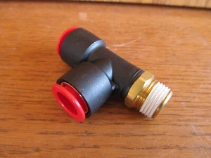 SMC Push-to-Connect Swivel RUN T-Stück Fitting 1/2" OD Schlauch x 3/8"MPT (W-77) - Bild 1 von 1