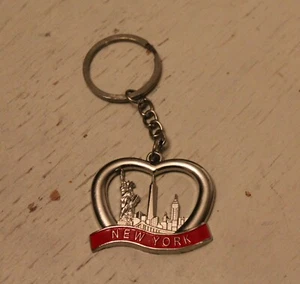 New York Skyline Keychain - Vintage - Picture 1 of 6