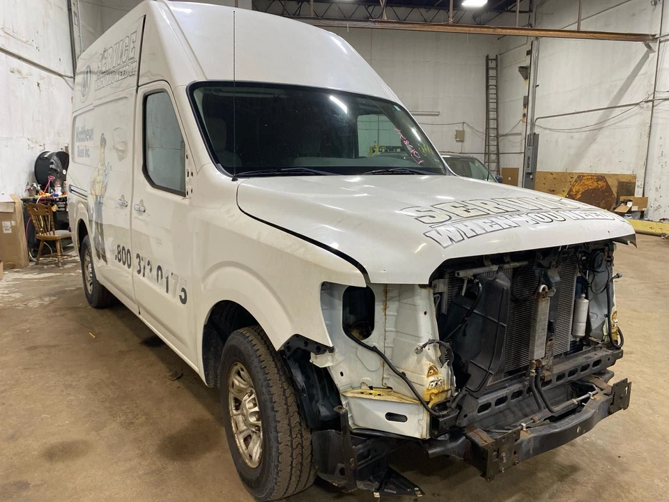 Compressor AC usado serve para: 2012 Nissan Nv 2500 4.0L 6 cilindros grau C - Imagem 1 de 4