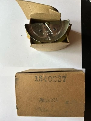 Nuevo de Lote Antiguo Chrysler Mopar 1340337 1950 Plymouth Special Deluxe Medidor de Combustible Caja Original Foto 1 de 4