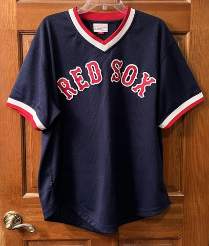 Authentic Mitchell & Ness Red Sox Boggs Jersey Size 48 Cover