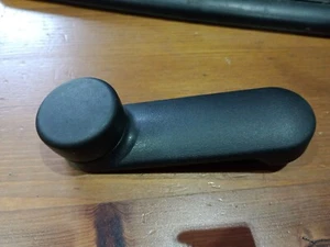 Vauxhall (Opel) Astra Mk3 F 1991-1998 Fensterhebergriff schwarz - Bild 1 von 5