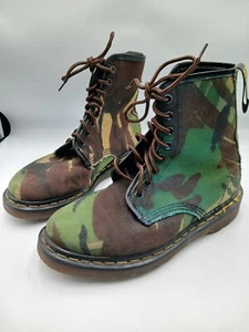 Botas de lona Dr Martens camuflaje 1460 talla 5 camuflaje militar para mujer hechas en Inglaterra - Imagen 1 de 16