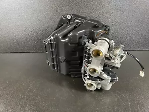 2018 YAMAHA Niken MAIN FUEL INJECTORS THROTTLE BODIES AIR BOX OEM - Picture 1 of 12