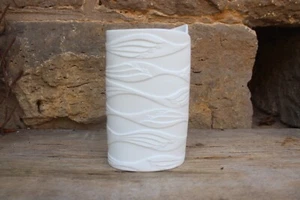 kleine Vase AK Kaiser Porzellan Design M.Frey florales Relief 60er 70er Jahre - Bild 1 von 8