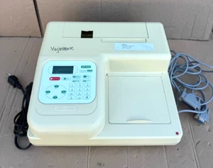 Bio-Rad 680 Microplate Reader " Screen issue and broken cover" - Picture 1 of 15